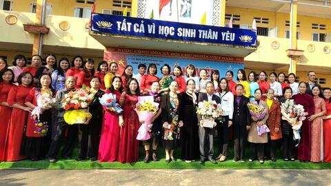 Trường TH&THCS Nhuế Dương tổ chức gặp mặt tri ân các nhà giáo nhân kỷ niệm 41 năm ngày Nhà giáo Việt Nam.